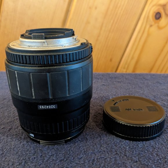 Nikon SLR F60 body for parts/repair.   Lens is in great condition. - Picture 9 of 11